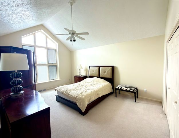 134 St Thomas Dr, Patterson Twp, PA 15010
