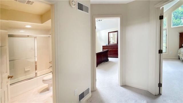 134 St Thomas Dr, Patterson Twp, PA 15010