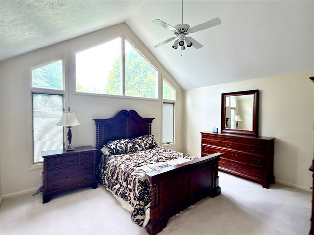 134 St Thomas Dr, Patterson Twp, PA 15010