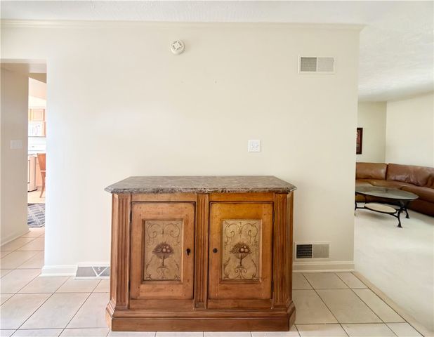 134 St Thomas Dr, Patterson Twp, PA 15010