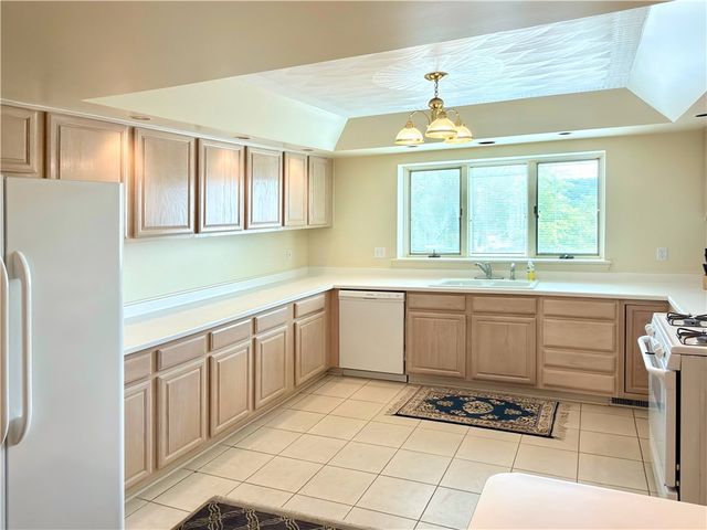 134 St Thomas Dr, Patterson Twp, PA 15010