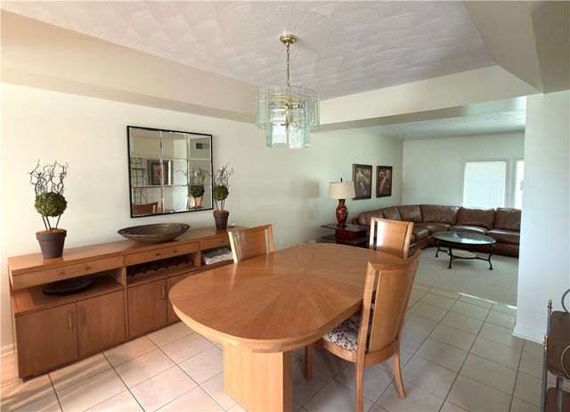 134 St Thomas Dr, Patterson Twp, PA 15010