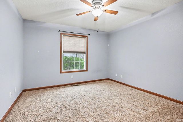 4028 N Aspen Drive, Warsaw, IN 46582