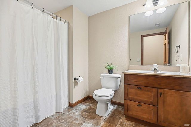 4028 N Aspen Drive, Warsaw, IN 46582