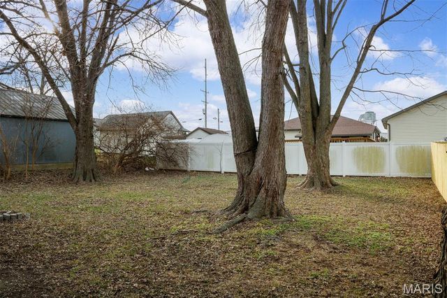 534 Poplar Street, Highland, IL 62249