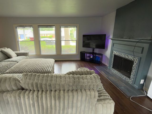 2802 Cherrywood Place, Hazel Crest, IL 60429