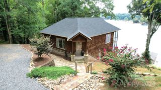 152 Bridge Pointe Lane, Hickory, NC 28601