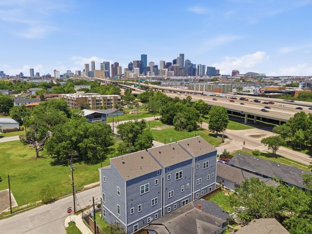 2213 Roberts Street, Houston, TX 77004
