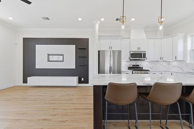 2213 Roberts Street, Houston, TX 77004