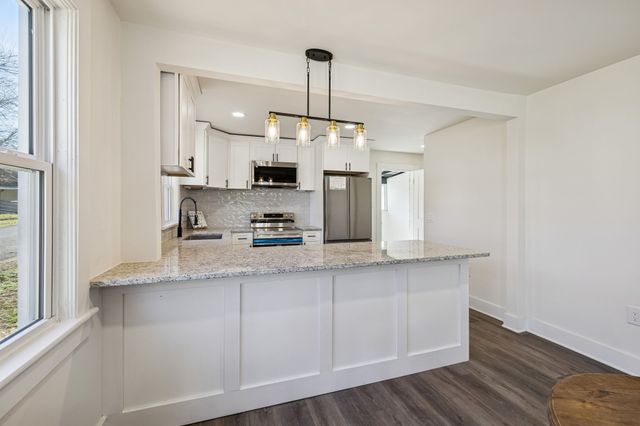 223 Davis Ave, Columbia, TN 38401