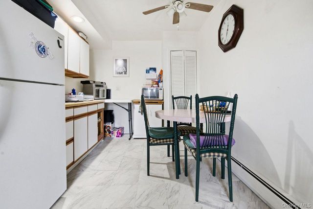 384 Singingwood Drive, Holbrook, NY 11741