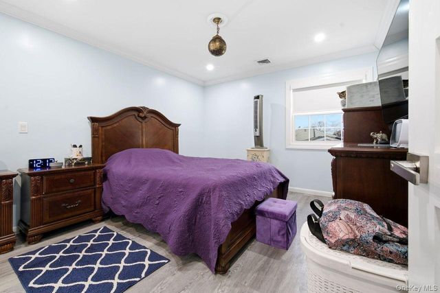 384 Singingwood Drive, Holbrook, NY 11741