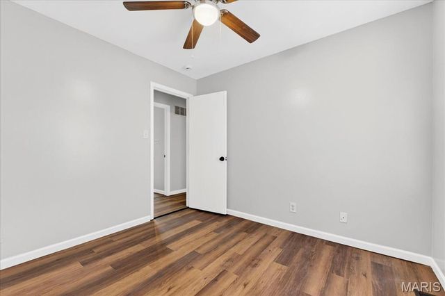 2952 Flower Lane, St Louis, MO 63129