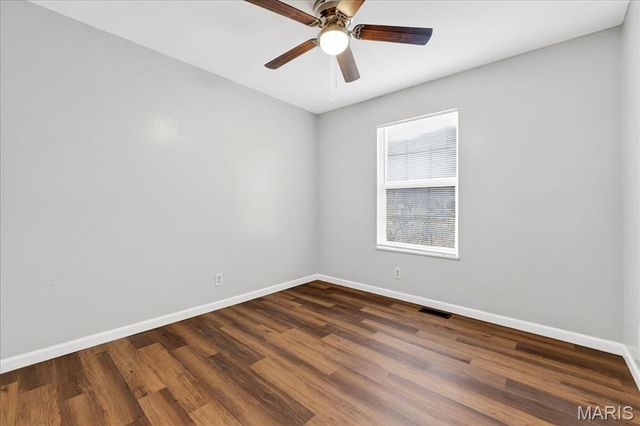 2952 Flower Lane, St Louis, MO 63129