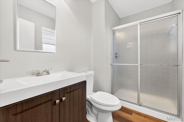 2952 Flower Lane, St Louis, MO 63129