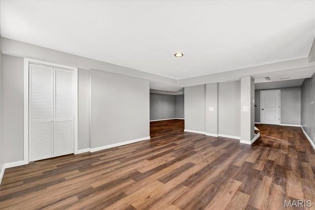 2952 Flower Lane, St Louis, MO 63129