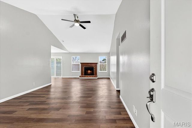 2952 Flower Lane, St Louis, MO 63129