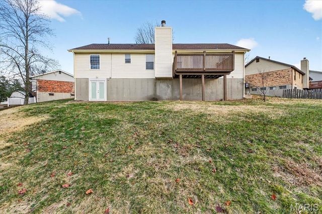 2952 Flower Lane, St Louis, MO 63129