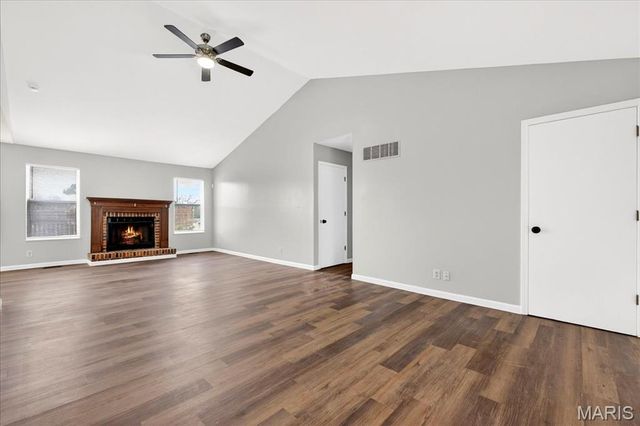 2952 Flower Lane, St Louis, MO 63129