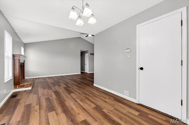 2952 Flower Lane, St Louis, MO 63129