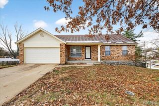2952 Flower Lane, St Louis, MO 63129