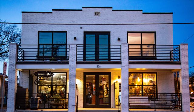 424 N Denver Street, Dallas, TX 75203