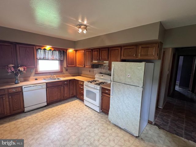 309 4TH AVE, Lindenwold, NJ 08021