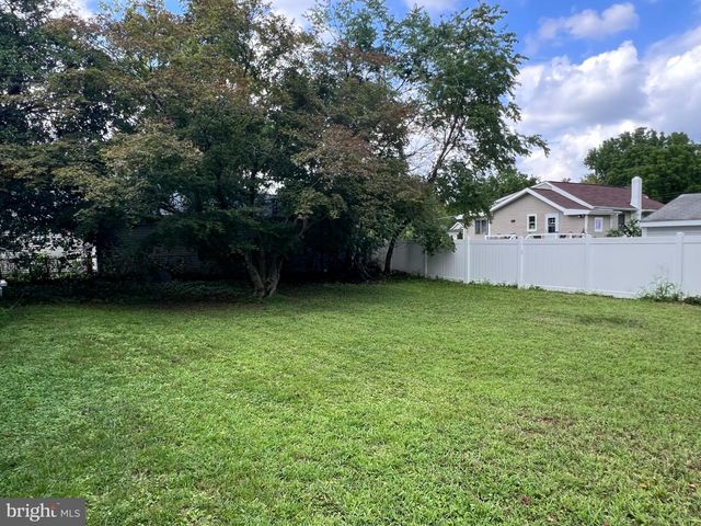 309 4TH AVE, Lindenwold, NJ 08021