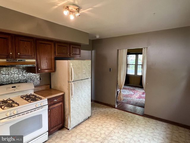 309 4TH AVE, Lindenwold, NJ 08021
