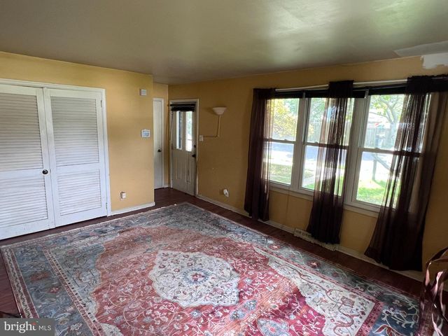 309 4TH AVE, Lindenwold, NJ 08021