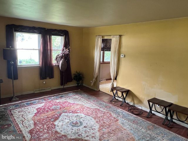 309 4TH AVE, Lindenwold, NJ 08021