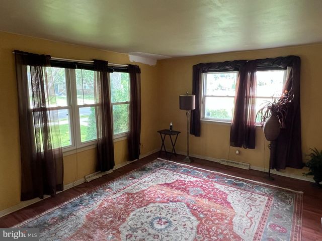 309 4TH AVE, Lindenwold, NJ 08021