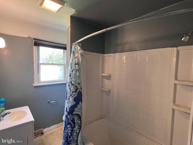 309 4TH AVE, Lindenwold, NJ 08021