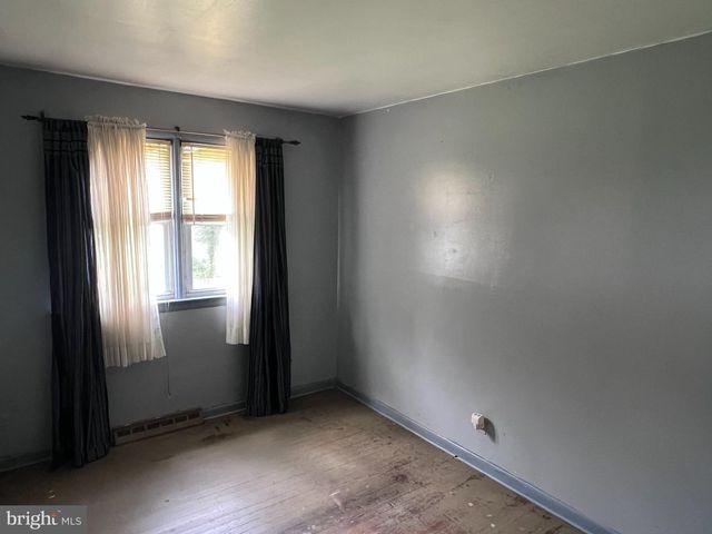 309 4TH AVE, Lindenwold, NJ 08021