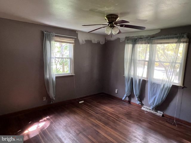 309 4TH AVE, Lindenwold, NJ 08021
