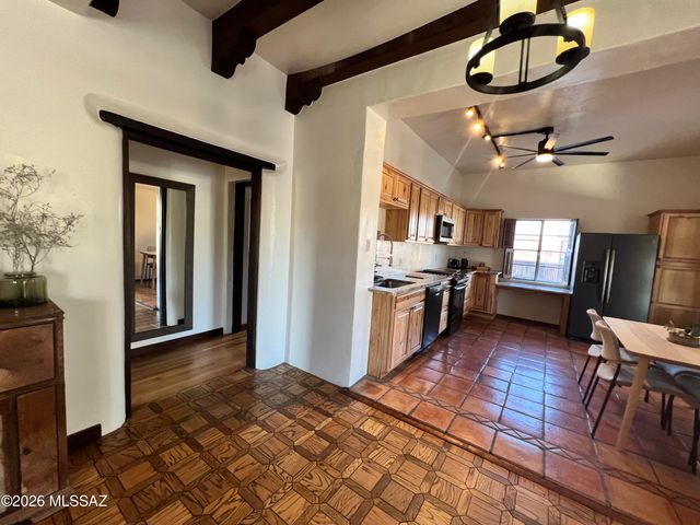 570 S Main Avenue, Tucson, AZ 85701
