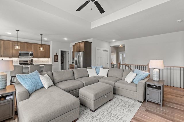 9644 S Bergamont DRIVE, Franklin, WI 53132