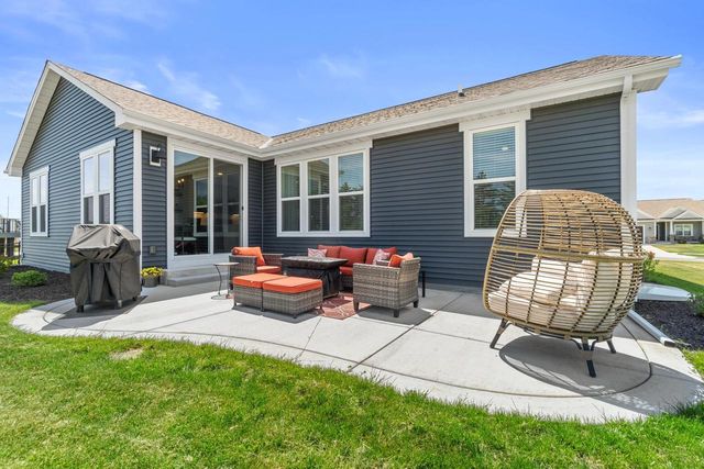 9644 S Bergamont DRIVE, Franklin, WI 53132