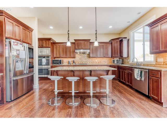 15411 Nw DOMINION Dr, Portland, OR 97229