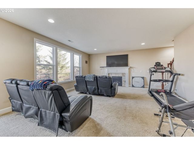 15411 Nw DOMINION Dr, Portland, OR 97229