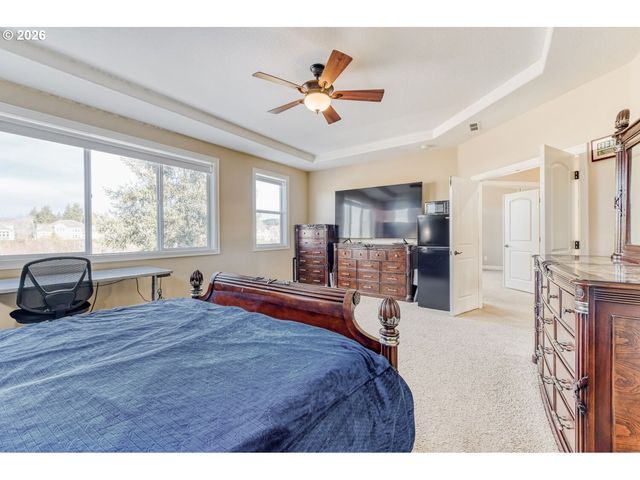 15411 Nw DOMINION Dr, Portland, OR 97229