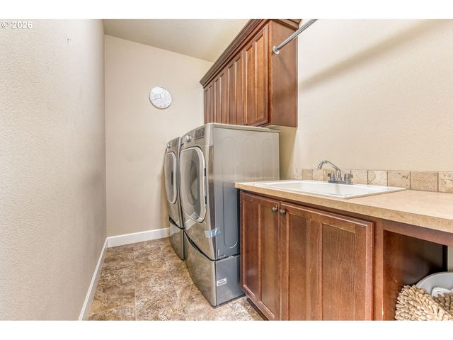 15411 Nw DOMINION Dr, Portland, OR 97229