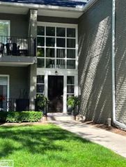 1115 N Old Woodward Avenue, Birmingham, MI 48009