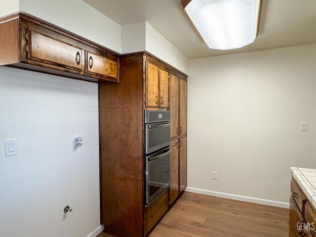 2705 Parkfield Court, Bakersfield, CA 93306