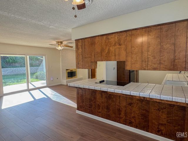 2705 Parkfield Court, Bakersfield, CA 93306