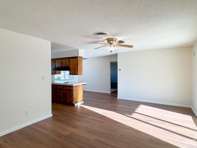 2705 Parkfield Court, Bakersfield, CA 93306