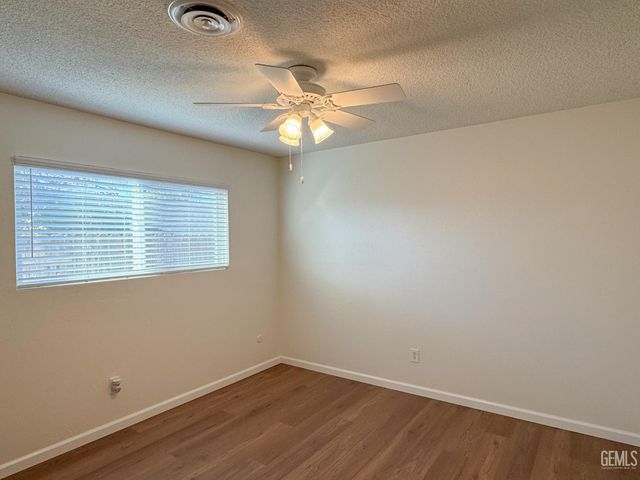 2705 Parkfield Court, Bakersfield, CA 93306