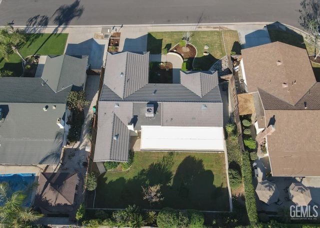 2705 Parkfield Court, Bakersfield, CA 93306