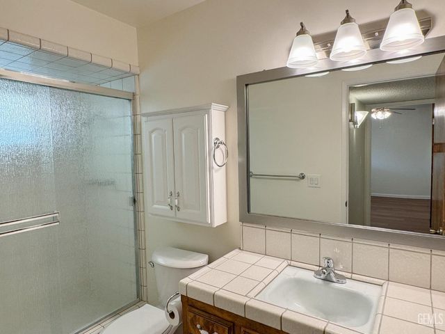 2705 Parkfield Court, Bakersfield, CA 93306