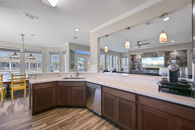 14407 Spyglass Circle, Galveston, TX 77554